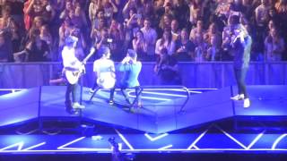 One Direction  Infinity live in O2 Arena London OTRA