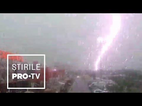 Video: Fulgerul lovește întotdeauna pământul?