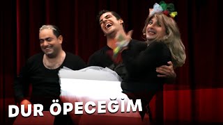 Dur Öpeceğim Arkadaşım Hoşgeldin