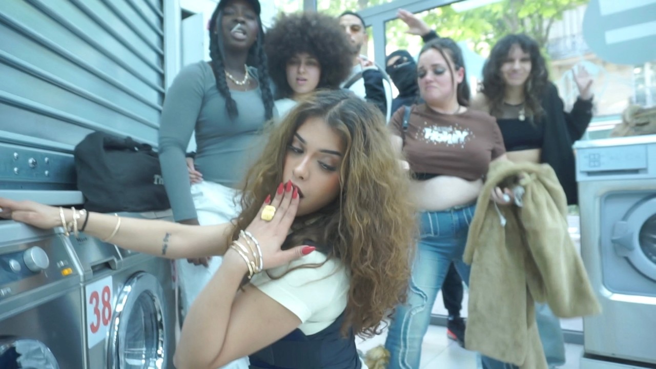 Watch BIG MOM - WANTED (Clip Officiel) on YouTube Watch BIG MOM - WANTED (Clip Officiel) on YouTube