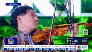 Iskandar Widjaja performs Bagimu Negeri &amp; Tanah Airku for Jokowi &amp; BRI Microfinance Outlook 2024