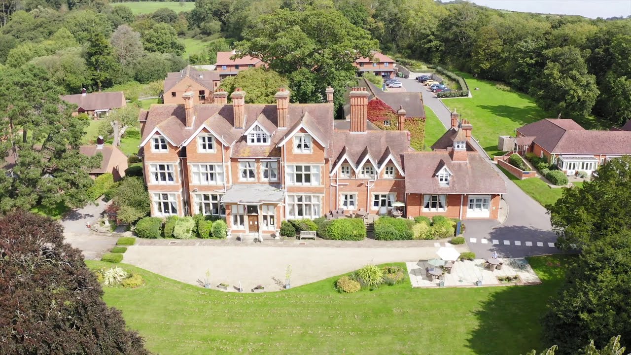 Take a Virtual Tour of Oaken Holt Nursing & Residential home in Farmoor