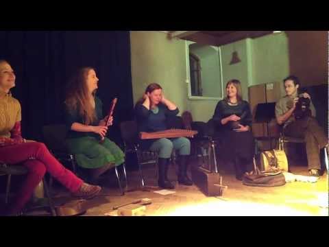 1. video.Folkloras kopa