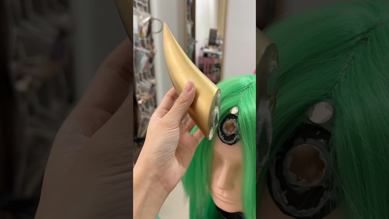i attached horns to this soraka wig with eva foam and magnets! #leagueoflegends #cosplay #wig