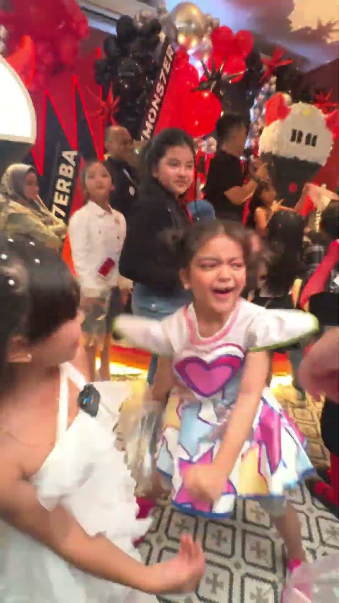 LEIKA DAN MAZAYA JOGET NGAKAK ABIEEZZ ?? #leika #shorts #viralvideo
