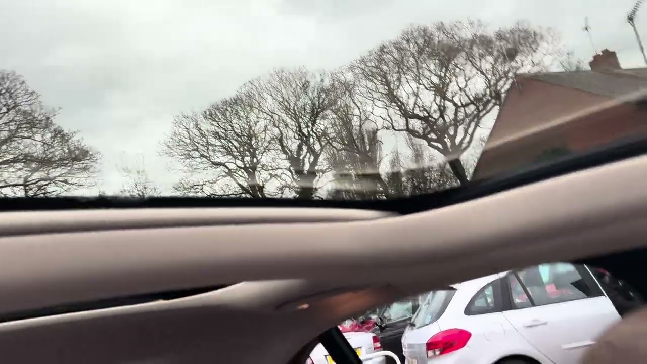 MERCEDES BENZ E300e - GY19 UVZ