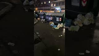 😲JUST WOW😳Almost everywhere inRome is like this #italy #roma #dirtyrome #romedirty #romestreets
