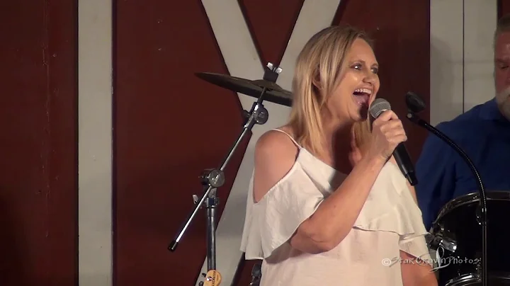 Renee Garrison sings Black Velvet at The Gladewate...