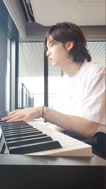 SUGA is playing 'Seesaw Demo'