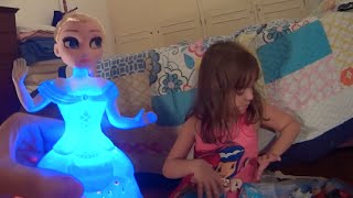 Bonecas Anna e Elsa de Frozen + Brinde Olaf – Lojativa