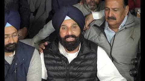 Majithia Asks Rahul Gandhi to shunt out Sidhu from Punjab cabinet