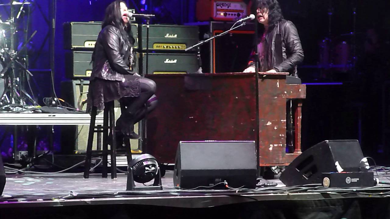 Tom keifer perform dont know what you got till its gone at the rock