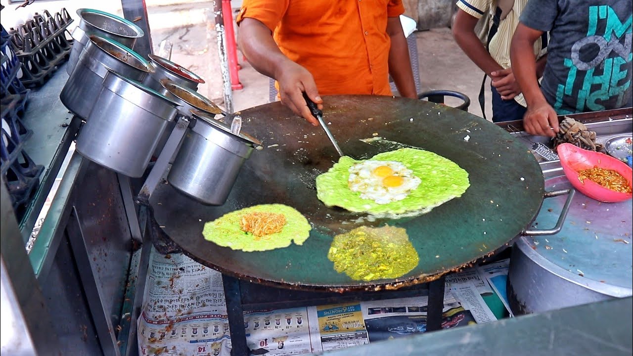 Butter Loaded Kashmiri Omelette | Three Layer Egg Dish | Egg Street Food | Indian Street Food | Street Food Fantasy