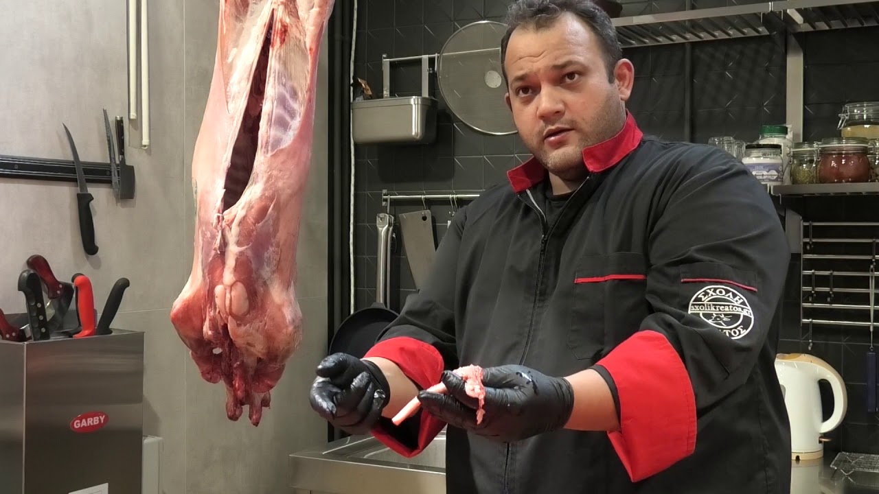 Αρνί σε μεγάλα τεμάχια για σιγανό μαγείρεμα