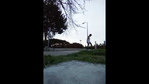 Switch Backside de Nose Slide.