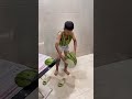 „Când foamea devine design vestimentar”