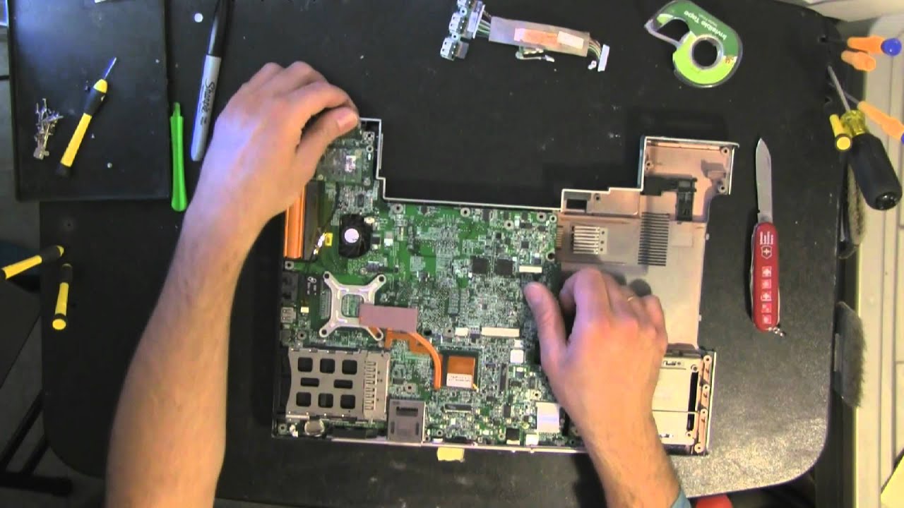 ACER Travemate 8100 take apart, disassemble, how to open