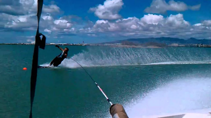 Robert Lavin water skiing 38 off in Hawaii .