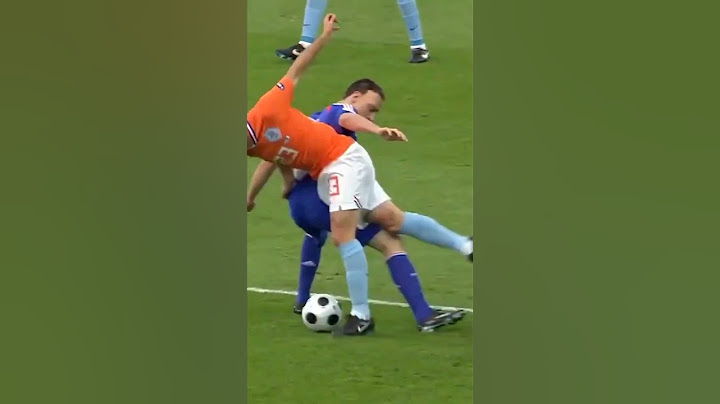 Rafael van der vaart with the footwork #shorts