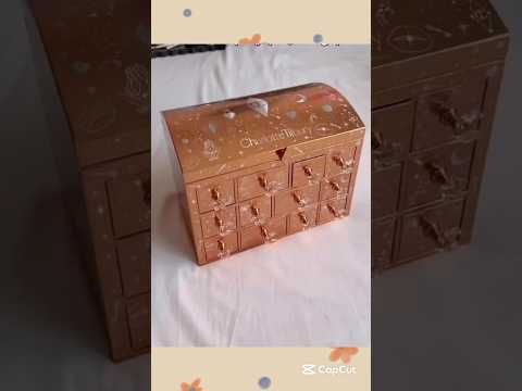  كل شيء حلمت فيه في صندوق شارلوت تلبري    