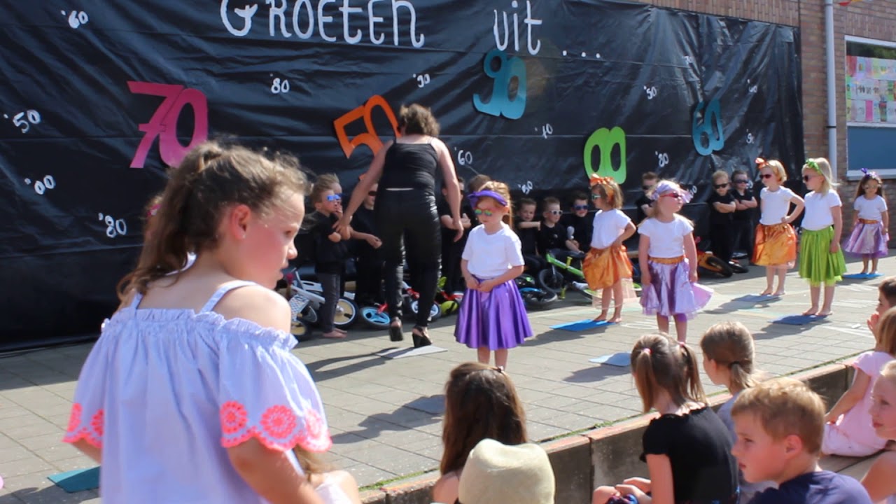 Schoolfeest 1ste kleuter VBS Moen mei 2018 Groetjes uit de jaren... :Grease