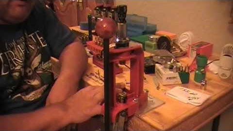 Lee single stage reloading press. part 1