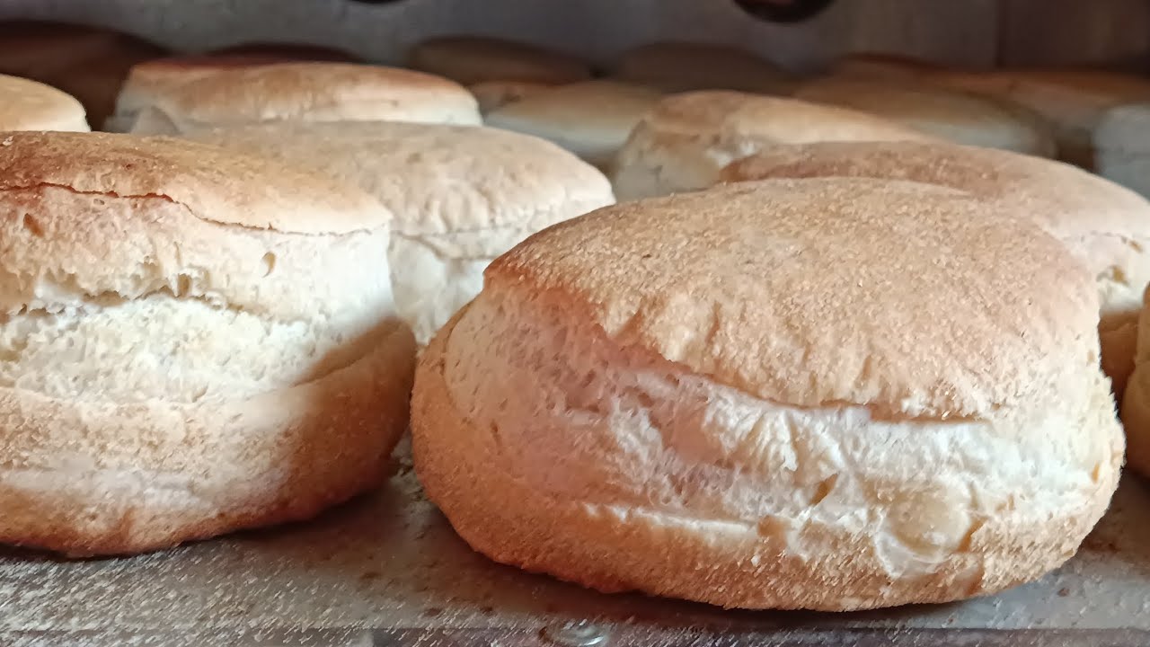 تعلو نخبز العيش الشمسى ونعجن العجين بالعجان 👇🥰🤩من مطبخ ستار