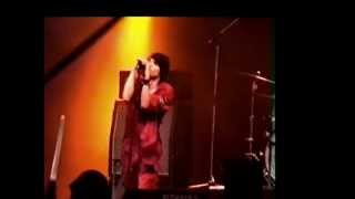 Miniatura de vídeo de "Thåström - Staten & Kapitalet - Live @ Roskilde 2000 - 07 - 01"