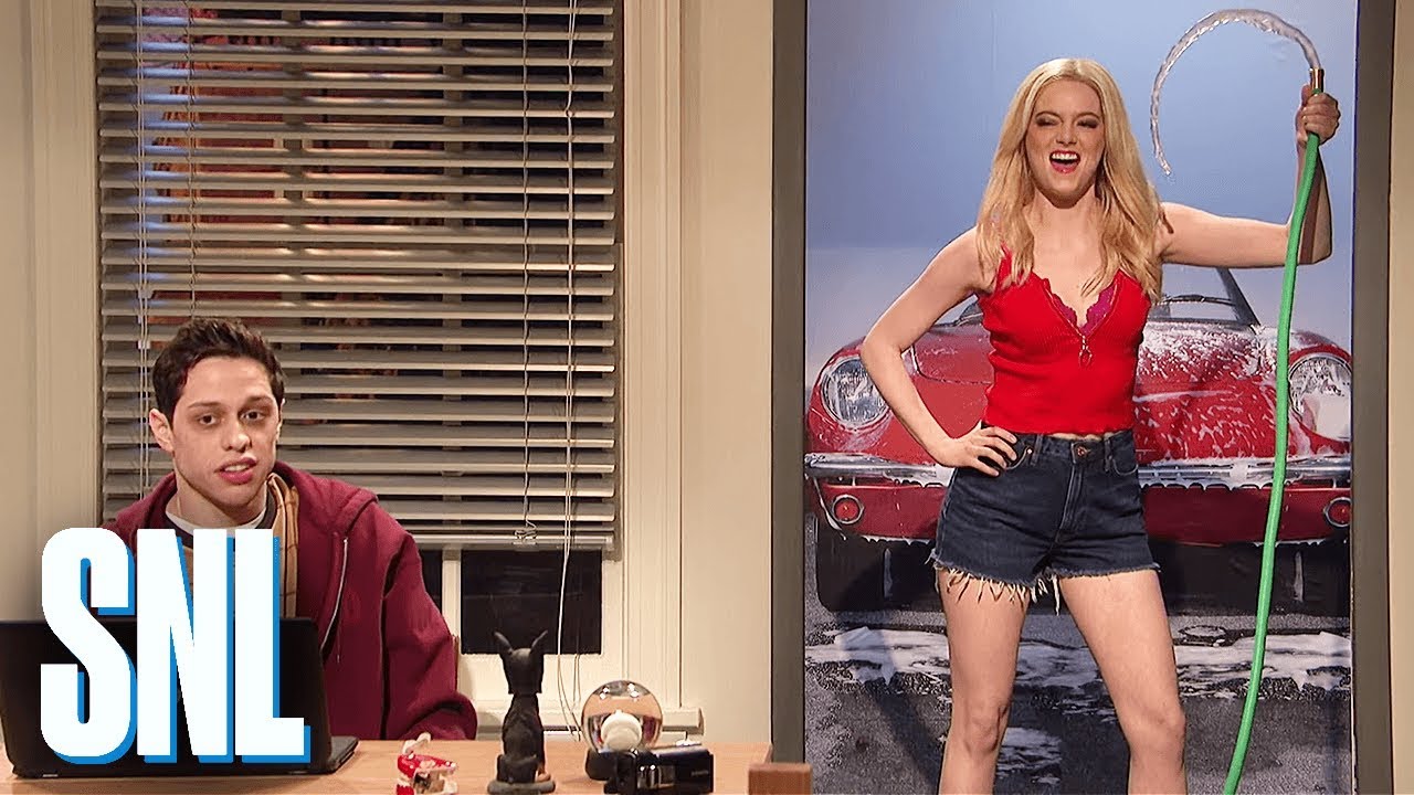 SNL Review: Emma Stone Hosts, Best Sketches Celebrate Women ...
