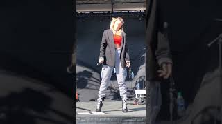 Cassadee Pope - I Wish I Could Break Your Heart - International Balloon Fiesta - October 12, 2019