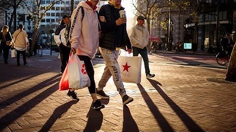 Consumer sentiment index climbs to 100.9, highest since March 2018