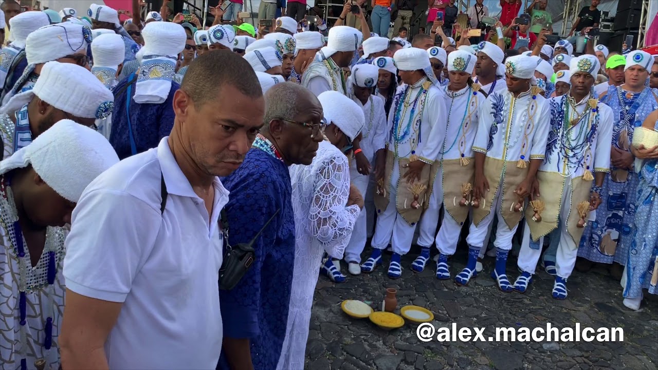 Saída dos Filhos de Gandhy - Padê - Carnaval 2020