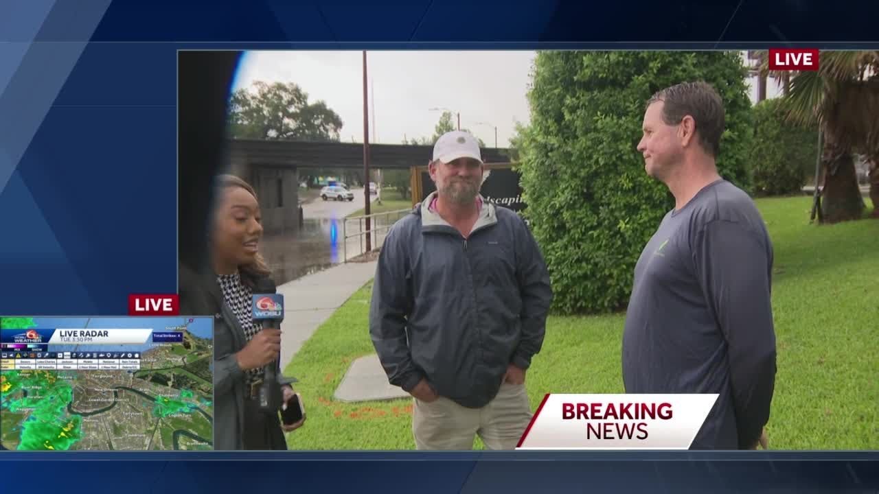 Good Samaritans rescue man from flooded car in Lakeview - YouTube
