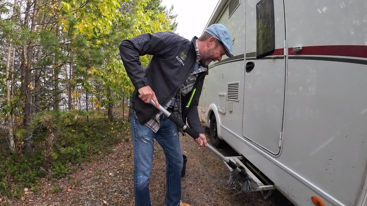 Hyvän puskaparkin löytäminen palkitsee. Arin matka jatkuu Kuusamosta etelään. Käydään Poussujoella