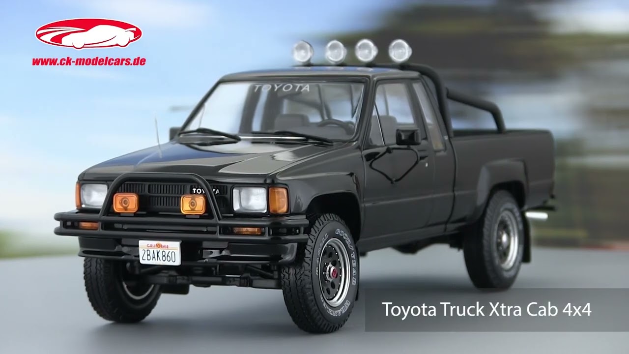 KK-Scale 1:18 Toyota Truck Xtra Cab 4x4 (Hilux) Back to the Future