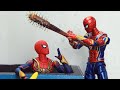 Spider-man and Spider-Iron Clean Up Trash on the Beach Figure Stop Motion