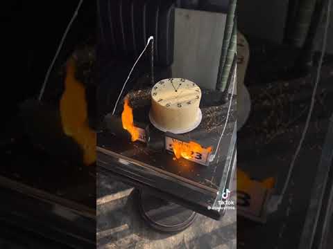 مع السلامه 2023 أخذت منأ أحباب وتغيرو أصحاب وعرفتنا حقيقة بعض البشر ودأع يا شهور مضت بحلوها ومرها