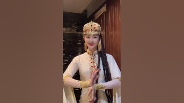 Thumbnail of Graceful Xinjiang moves, enchanting hand poetry! #dance #dancevideo #Xinjiang