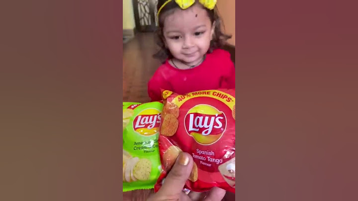 Cute baby chooses chips 🍟 open packet 🤣 #shorts