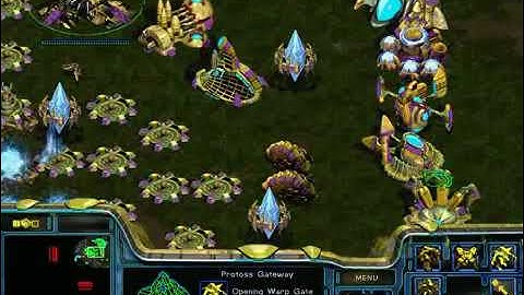 StarCraft: Brood War - 1 Protoss vs 7 Zerg (vs 7 computers ) Map: Big Game Hunters