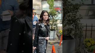 Selena Gomez Backs Of A Selfie After Spotting A Pro Camera