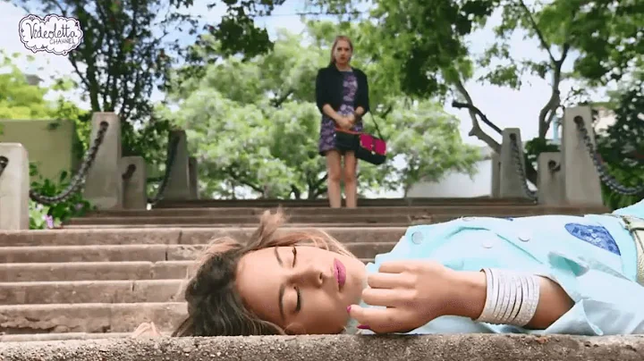 stan twitter: girl being pushed down the stairs