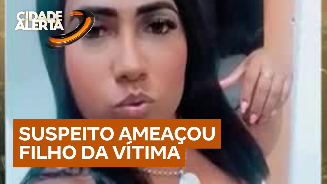 Homem não aceita nova vida da ex-namorada e a mata com facadas na frente do filho