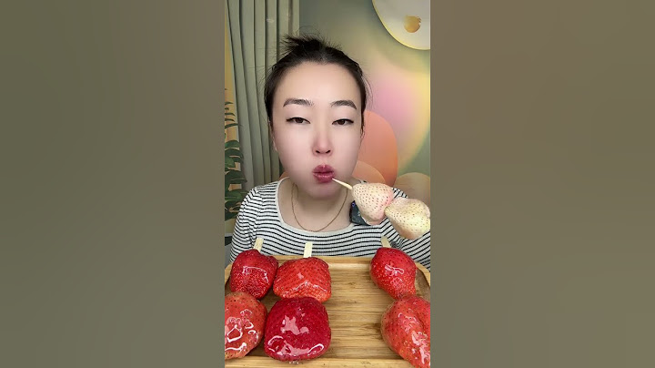 De grote aardbeien gekonfijte meidoorns die ik zelf maakte zijn zo heerlijk. Gekonfijte meidoorns,
