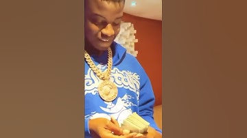 Future Welcomes His Artist Lil Double O Home With Cash & Jewelry #future #lildouble0