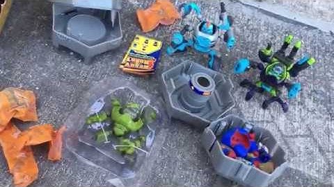 Ready 2 Robot! Round 14! Double Trouble Battle Pack Featuring TANK and TENDERIZER!