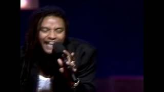 Maxi Priest &quot;Close To You&quot; live! It&#39;s Showtime at the Apollo! 1990