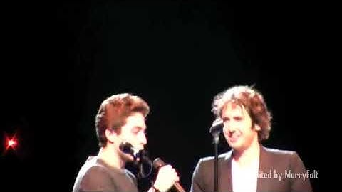 A young man in the audience sings with Josh Groban & shocks him! - Josh Page (@ForteTenors on AGT)