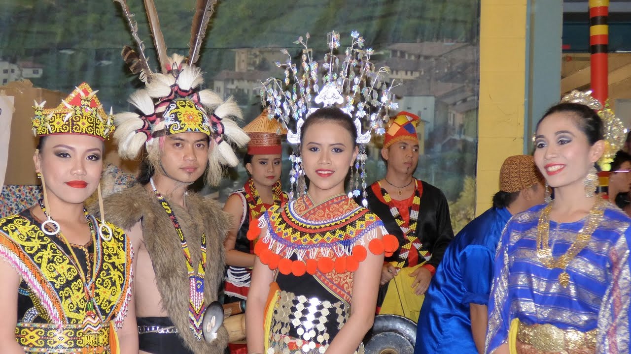 Lo spirito del pianeta - Sarawak, danze della Malesia (Iban tribe ...