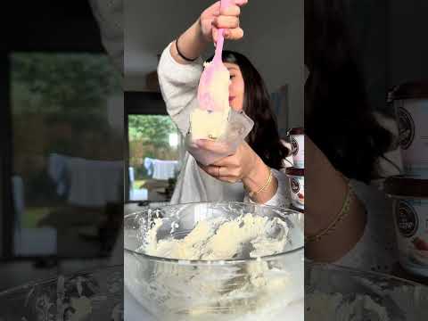 שירן מתיתיהו מסדרת לנו מתכון מושלם ללביבות ריקוטה מלוחות עם הגבינות של משק יעקבס במינימום מצרכים.